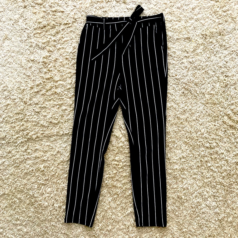 Black & White stretchy tie waist pants